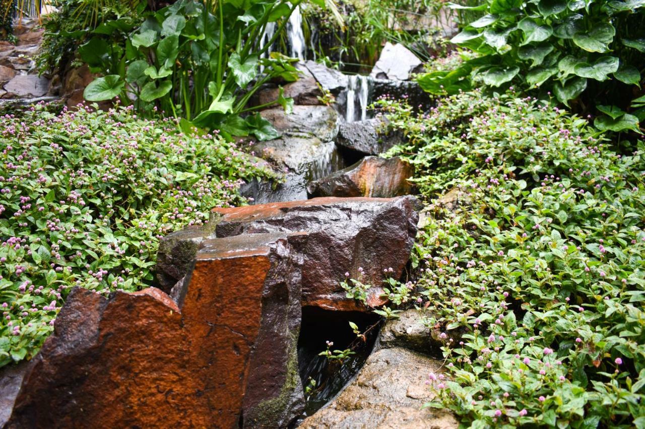 Waterfalls Boutique Hotel Pretoria-Noord Buitenkant foto